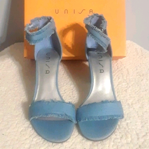 (Sold) Unisa Sandals - Picture 4 of 5
